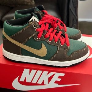 Women Nike SB size 5